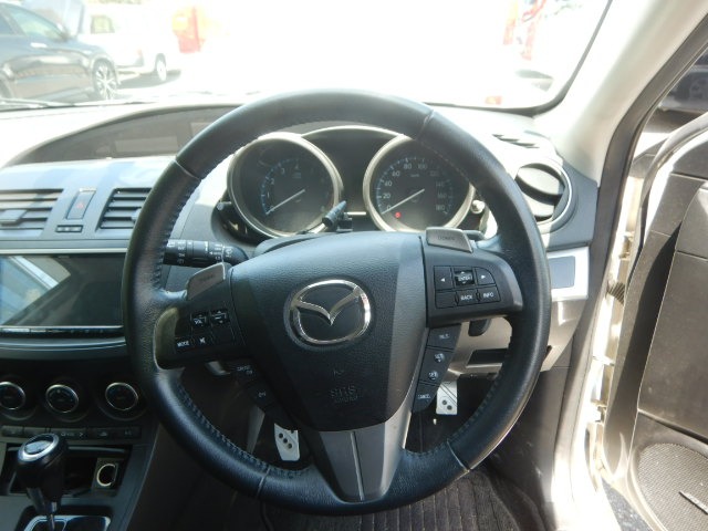 MAZDA AXELA 2012